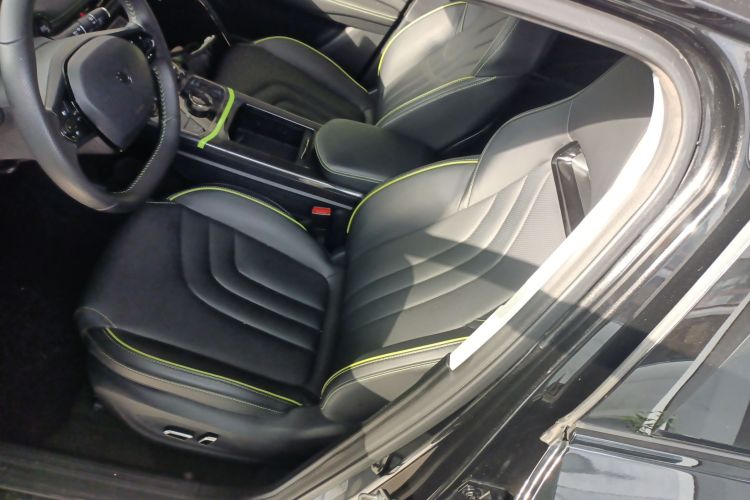 哪吒汽车 2023款 哪吒U-Ⅱ 挑战版 500 磷酸铁锂局部细节19