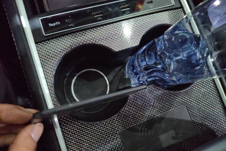 特斯拉 Model Y 2022款 后轮驱动版中控内饰7001