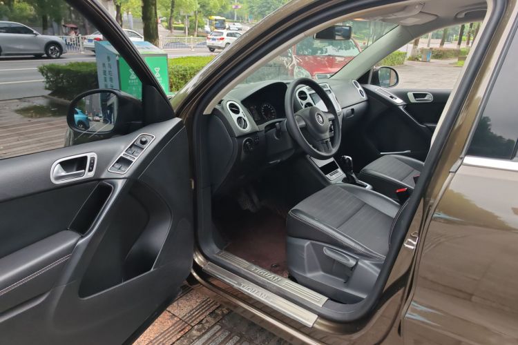 大众 途观 2016款 280TSI 自动两驱丝绸之路风尚版中控内饰20