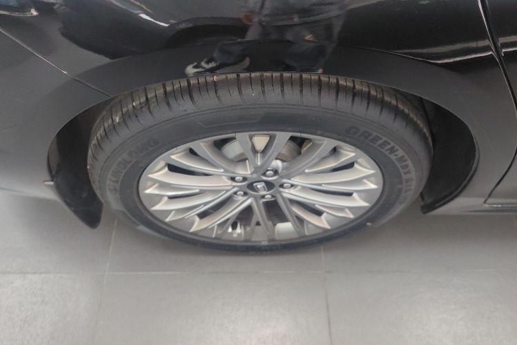 奔腾B70 2025款 龙耀版 1.5T 欢享型车身外观6008