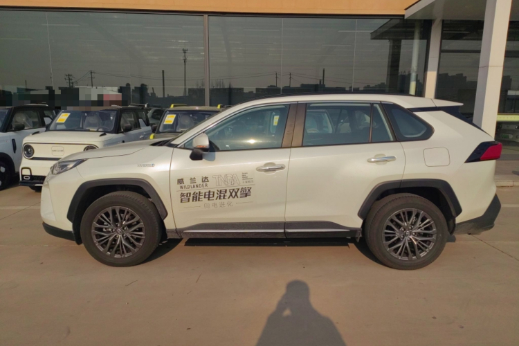 丰田 威兰达 2023款 双擎 2.5L E-CVT四驱尊贵版车身外观6003