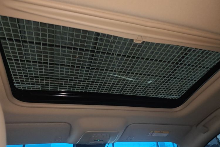 别克GL8 2023款 改款 陆上公务舱 豪华型中控内饰22