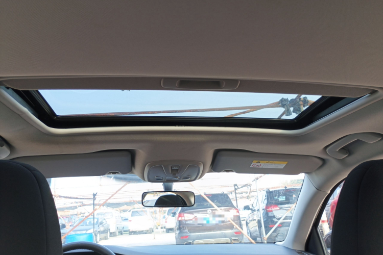 标致408 2015款 1.2T 自动豪华版局部细节22