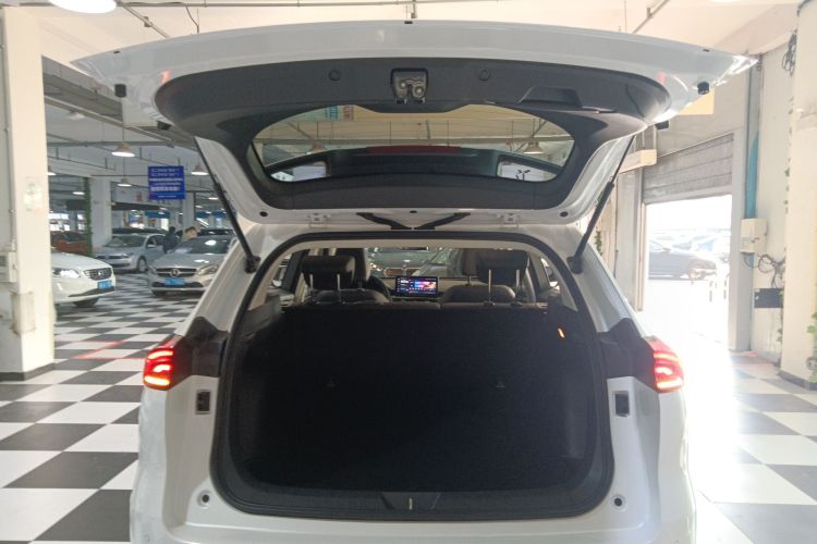 哈弗H6 2023款 国潮版 1.5T 自动都市版机舱底盘23