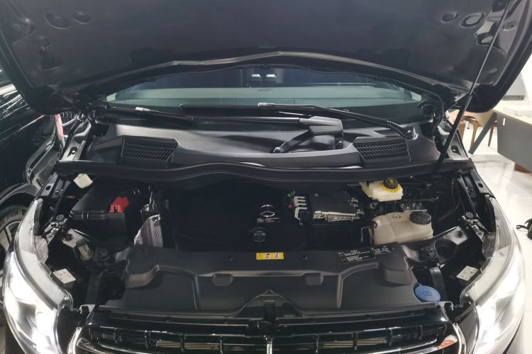 奔驰V级 2024款 V 300 L 长轴距豪华版局部细节24