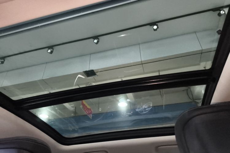 别克 君越 2023款 28T 越尊版中控内饰22