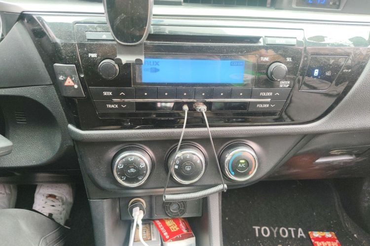 丰田 雷凌 2014款 1.6G 手动精英版中控内饰16