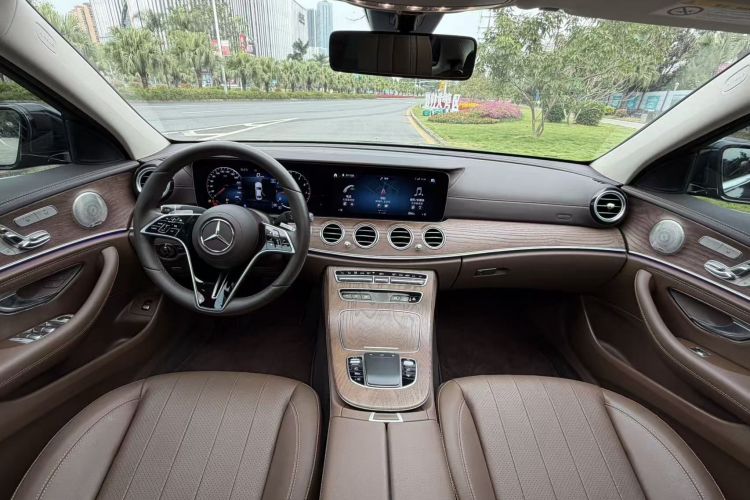 奔驰E级 2021款 改款 E 300 L 豪华型中控内饰12