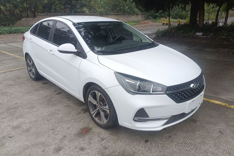 奇瑞 艾瑞泽5 2019款 改款PRO 1.5L 手动青春版 国VI车身外观3