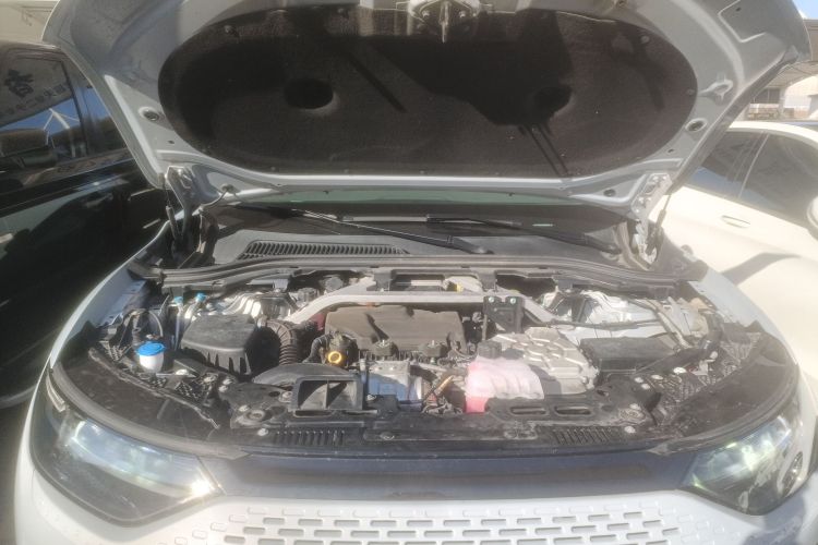 零跑汽车 零跑C11 2023款 增程 285舒享版机舱底盘24