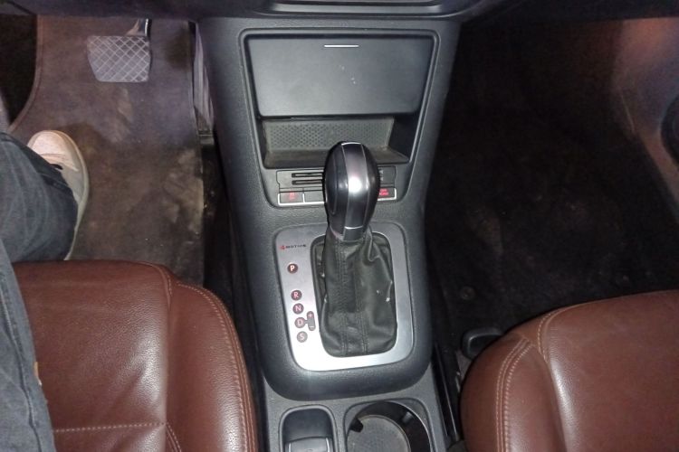 大众 Tiguan 2015款 2.0TSI 舒适版中控内饰18