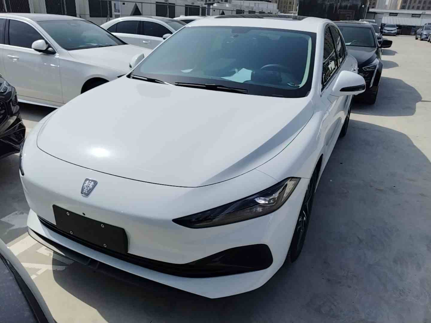 荣威D7 2023款 DMH 125km 卓越版(1)