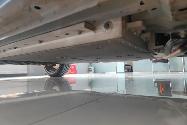 领克08 EM-P 2025款 245km 超长续航Halo局部细节9001