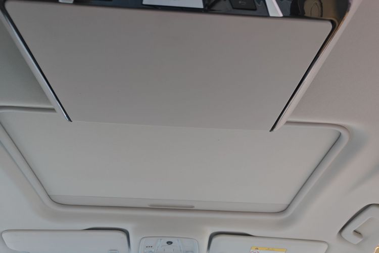 别克GL8 2023款 ES陆尊 舒适型中控内饰22