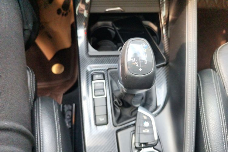 宝马X1 2018款 xDrive20Li 尊享型中控内饰18