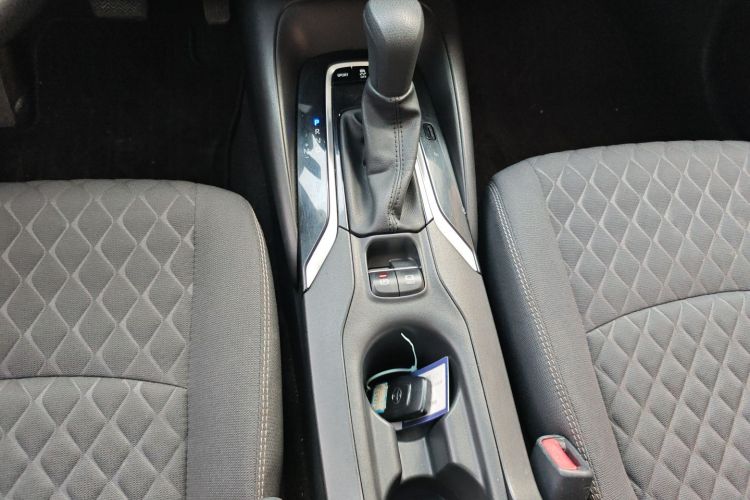 丰田 亚洲狮 2021款 2.0L 豪华版中控内饰18