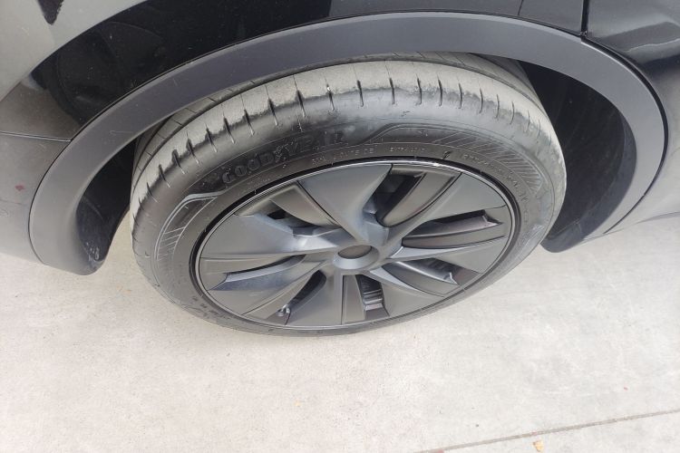 特斯拉 Model Y 2023款 后轮驱动版车身外观6008