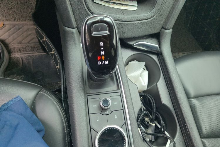 凯迪拉克XT5 2020款 28T 四驱豪华型中控内饰18