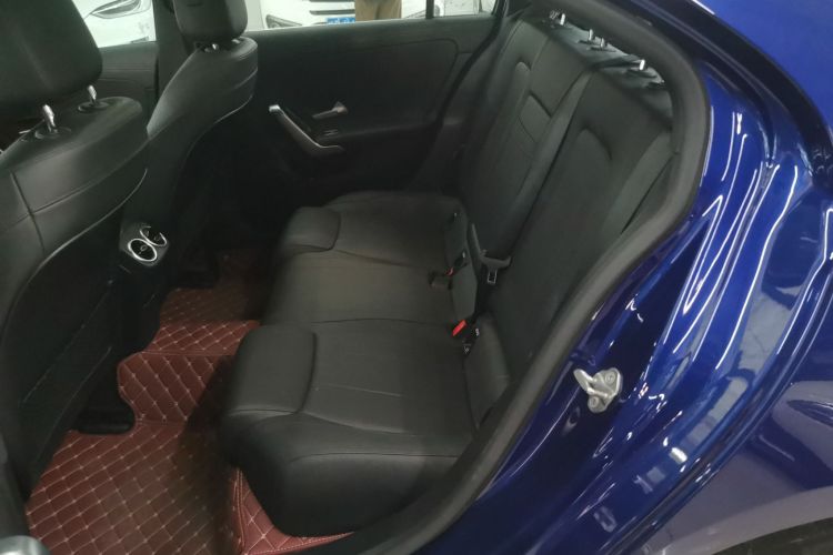 奔驰A级 2020款 改款 A 200 L 运动轿车动感型中控内饰21