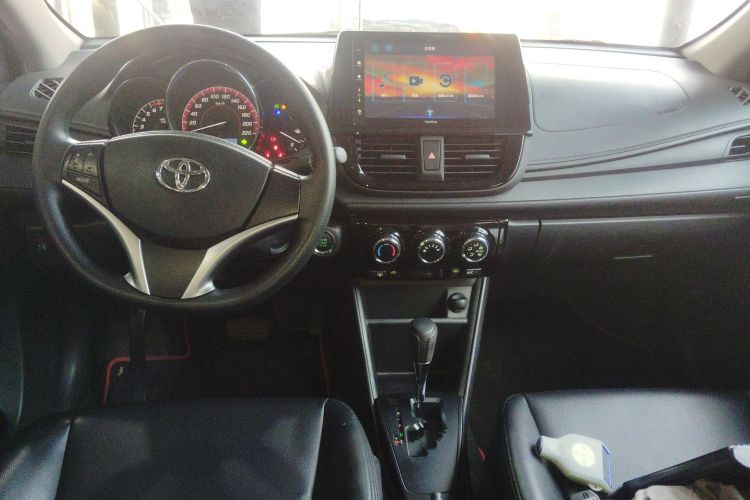 丰田 威驰 2022款 1.5L 20周年纪念版中控内饰7002