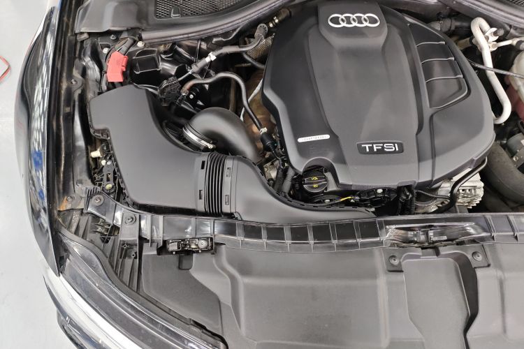 奥迪A6L 2018款 35 TFSI 典藏版机舱底盘25