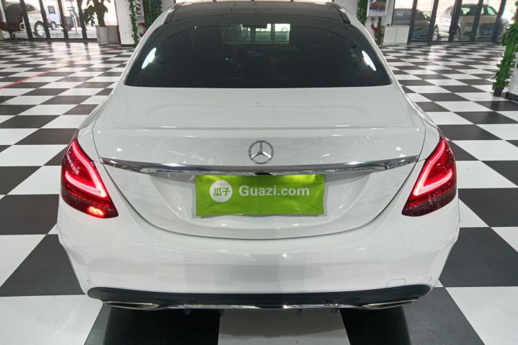 奔驰C级 2019款 C 260 L 运动版车身外观6
