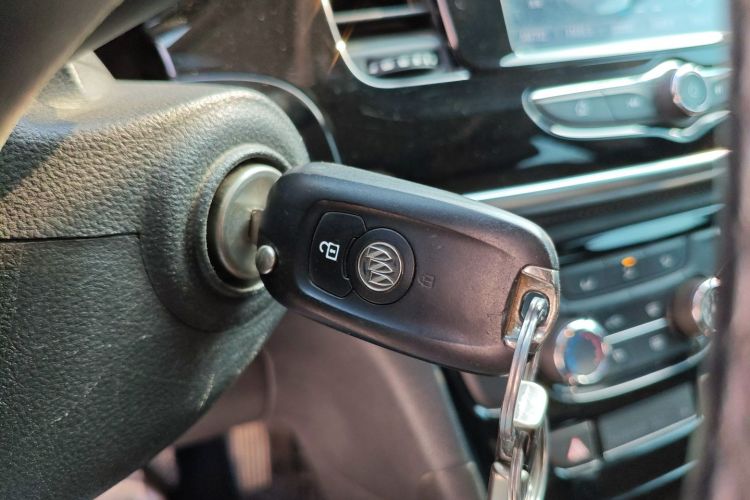 别克 昂科拉 2018款 18T 自动两驱都市领先型中控内饰11