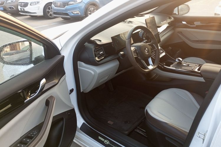 比亚迪 秦PLUS 2024款 荣耀版 DM-i 55KM领先型中控内饰20