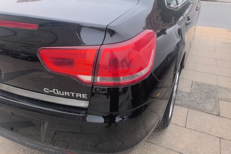 雪铁龙 世嘉 2013款 三厢 1.6L 手动品尚型车身外观9