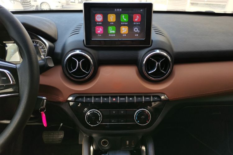 北京汽车 绅宝X35 2016款 1.5L 自动豪华版中控内饰16
