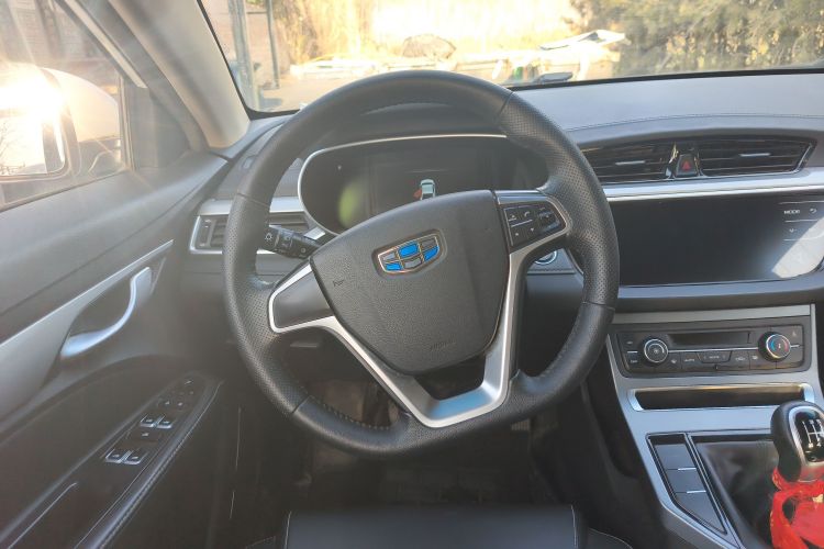 吉利汽车 帝豪 2018款 1.5L 手动向上互联版中控内饰13