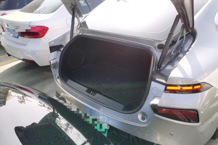 小鹏P7 2022款 625E机舱底盘23