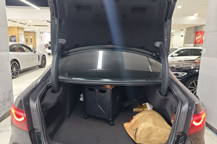 捷豹XFL 2023款 XFL 2.0T P250 两驱精英运动版局部细节23