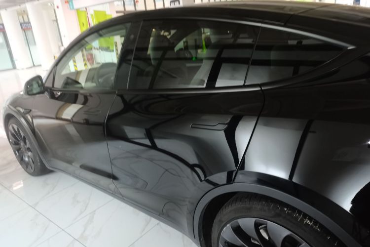 特斯拉 Model Y 2022款 Performance高性能全轮驱动版车身外观6003