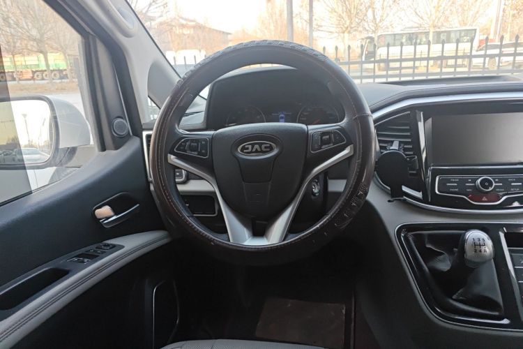 江淮瑞风 瑞风M4 2016款 2.0L 手动豪华智能型中控内饰13