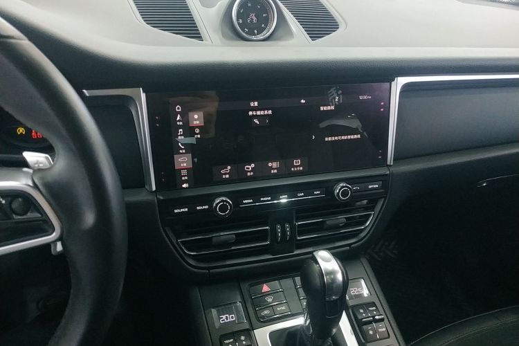 保时捷 2020款 Macan 2.0T中控内饰16