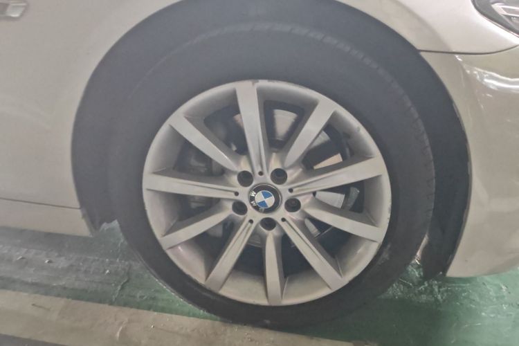 宝马5系 2015款 535Li 领先型车身外观10