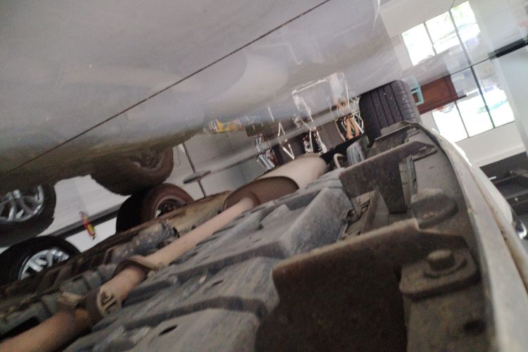 丰田 汉兰达 2018款 2.0T 四驱尊贵版 7座 国VI局部细节9001