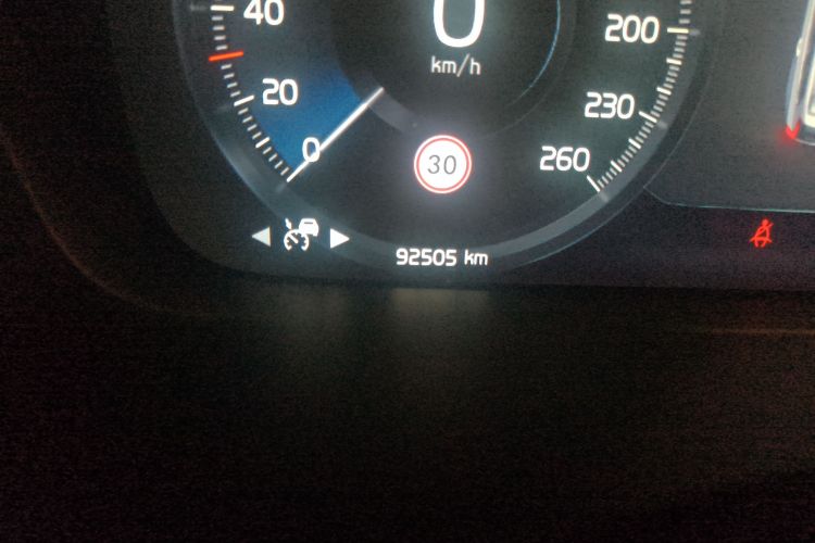 沃尔沃XC90 2020款 T6 智逸豪华版 7座中控内饰15