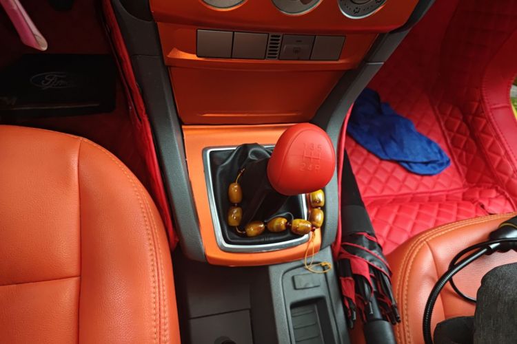 福特 福克斯 2013款 两厢经典 1.8L 手动基本型中控内饰18