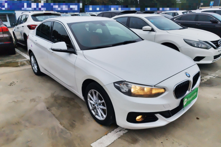 宝马1系 2017款 118i 时尚型车身外观3