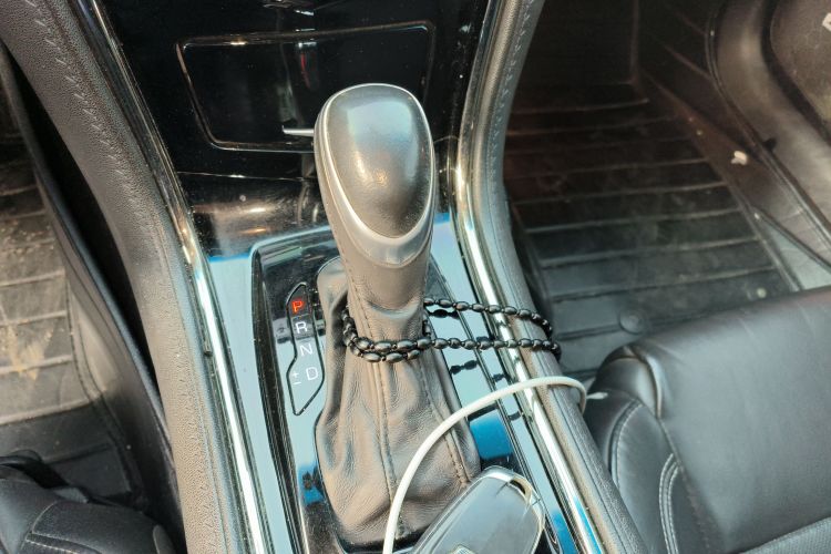 凯迪拉克ATS-L 2017款 28T 时尚型中控内饰18