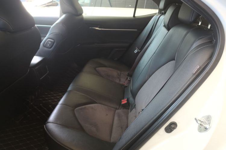 丰田 凯美瑞 2021款 2.0S 锋尚版中控内饰7004