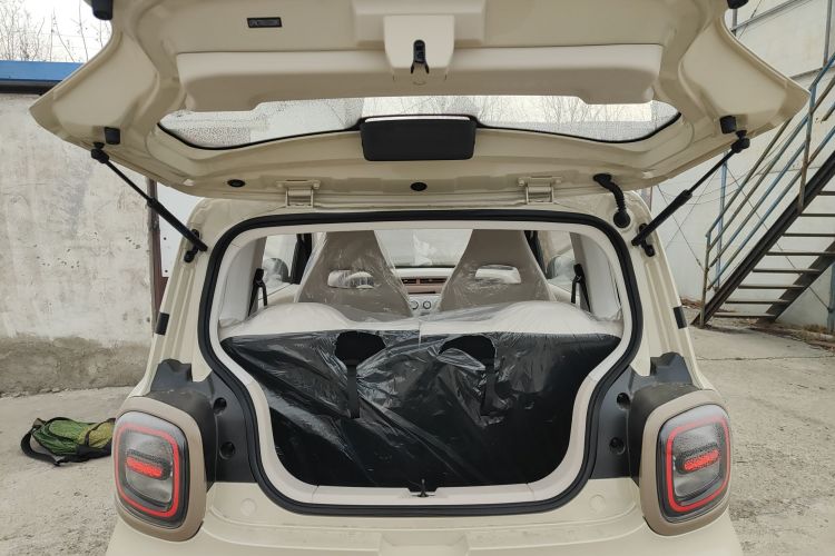 奔腾小马 2026款 222km 萌趣马 Plus机舱底盘23