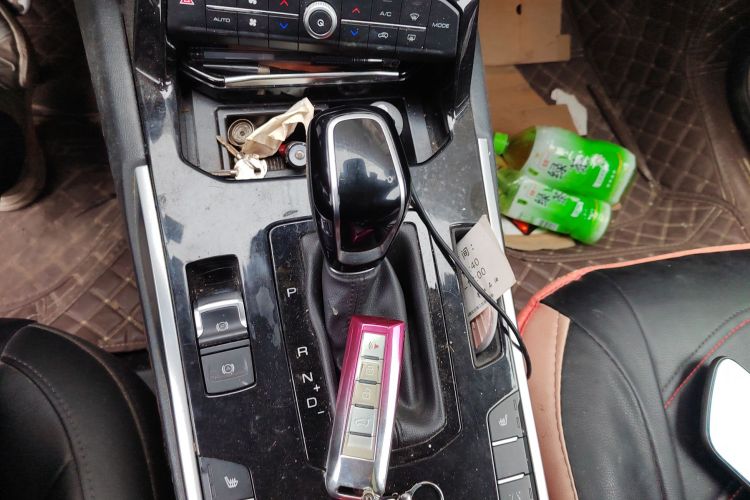 魏牌 VV7 2017款 VV7c 2.0T 旗舰型中控内饰18