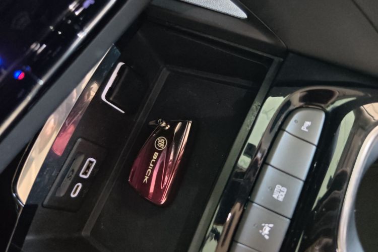 别克 2021款 昂科威Plus 652T 五座四驱豪华型中控内饰11