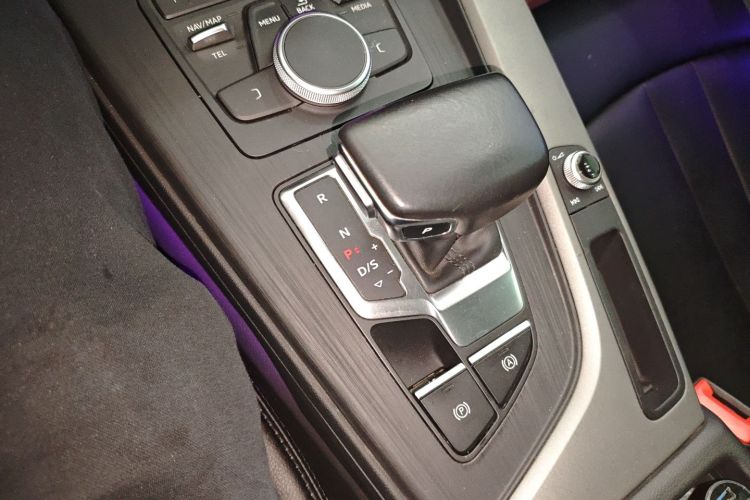 奥迪A4L 2019款 40 TFSI 进取型 国VI局部细节18