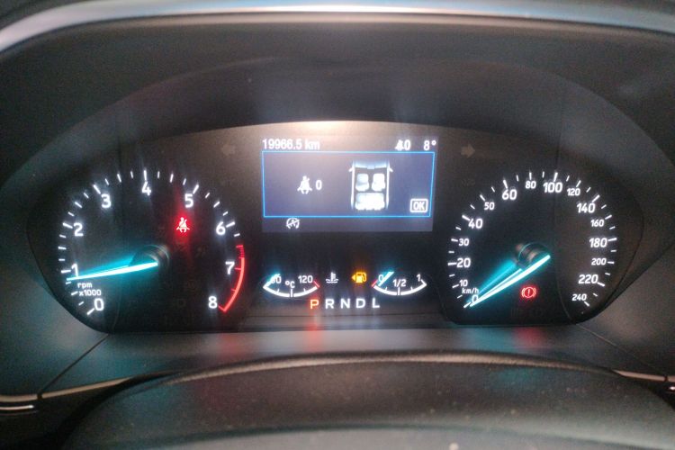 福特 福克斯 2020款 三厢 EcoBoost 180 自动锋潮型中控内饰14