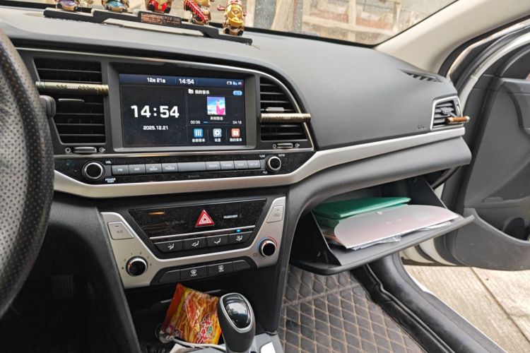 现代 领动 2016款 1.6L 自动智炫·精英型中控内饰16