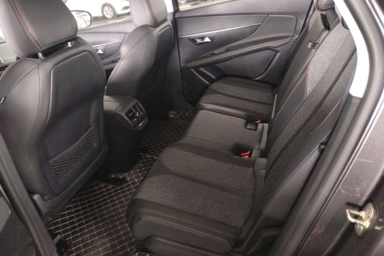 标致5008 2017款 380THP 5座精英版中控内饰7004